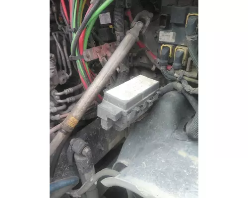 FREIGHTLINER CASCADIA 125 FUSE BOX