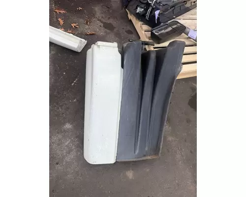 FREIGHTLINER CASCADIA 125 Fender Extension