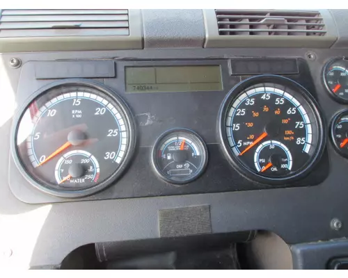 FREIGHTLINER CASCADIA 125 GAUGE CLUSTER