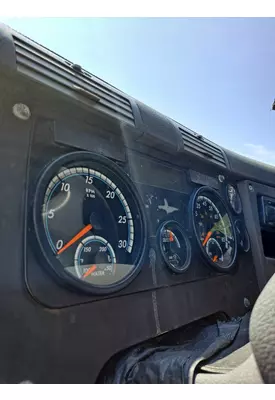 FREIGHTLINER CASCADIA 125 GAUGE CLUSTER