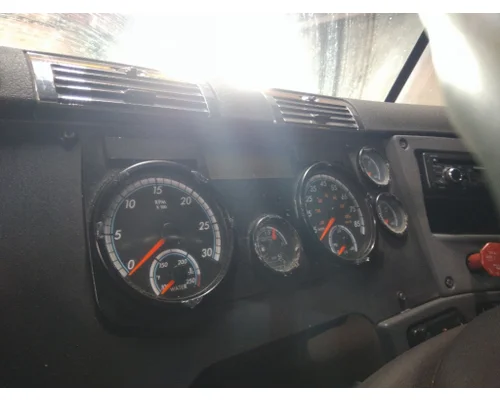 FREIGHTLINER CASCADIA 125 GAUGE CLUSTER