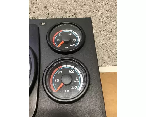 FREIGHTLINER CASCADIA 125 GAUGE CLUSTER