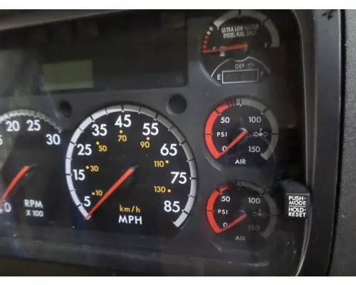 FREIGHTLINER CASCADIA 125 GAUGE CLUSTER