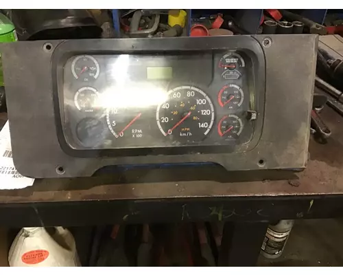 FREIGHTLINER CASCADIA 125 GAUGE CLUSTER