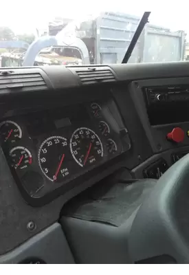 FREIGHTLINER CASCADIA 125 GAUGE CLUSTER