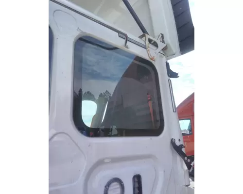 FREIGHTLINER CASCADIA 125 GLASS, BACK