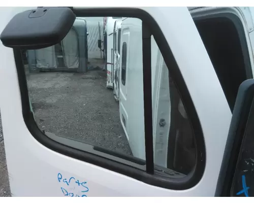 FREIGHTLINER CASCADIA 125 GLASS, DOOR, FRONT