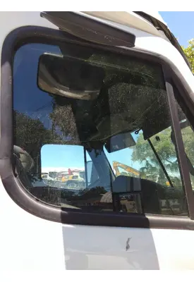 FREIGHTLINER CASCADIA 125 GLASS, DOOR, FRONT