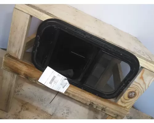 FREIGHTLINER CASCADIA 125 GLASS, SLEEPER