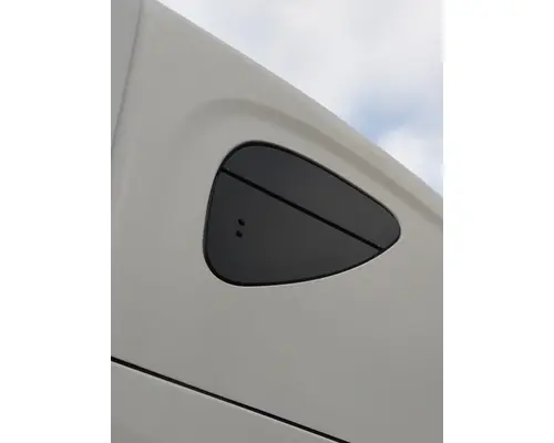 FREIGHTLINER CASCADIA 125 GLASS, SLEEPER