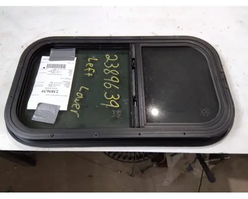 FREIGHTLINER CASCADIA 125 GLASS, SLEEPER