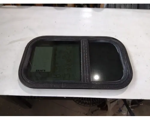 FREIGHTLINER CASCADIA 125 GLASS, SLEEPER