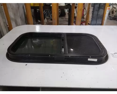 FREIGHTLINER CASCADIA 125 GLASS, SLEEPER