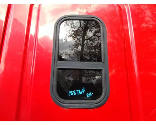 FREIGHTLINER CASCADIA 125 GLASS, SLEEPER