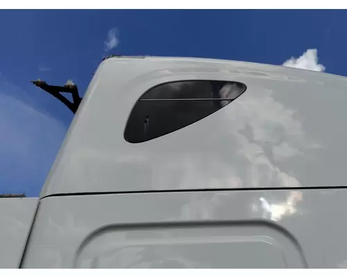 FREIGHTLINER CASCADIA 125 GLASS, SLEEPER