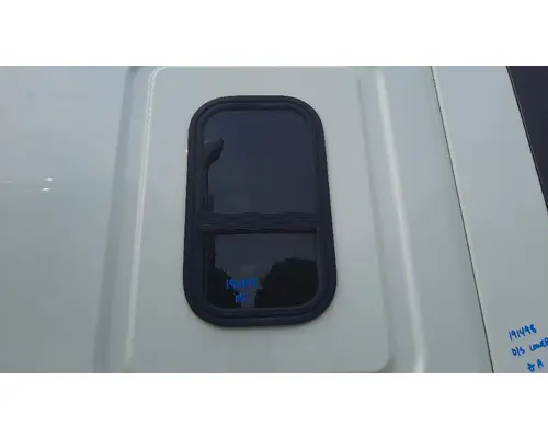 FREIGHTLINER CASCADIA 125 GLASS, SLEEPER