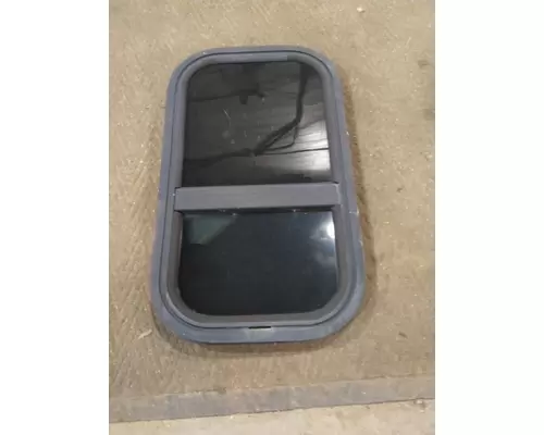 FREIGHTLINER CASCADIA 125 GLASS, SLEEPER