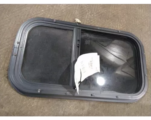 FREIGHTLINER CASCADIA 125 GLASS, SLEEPER