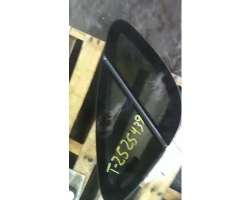 FREIGHTLINER CASCADIA 125 GLASS, SLEEPER