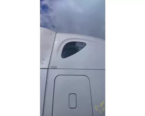 FREIGHTLINER CASCADIA 125 GLASS, SLEEPER