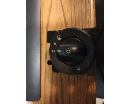 FREIGHTLINER CASCADIA 125 HEADLAMP SWITCH
