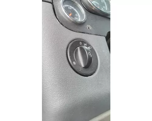 FREIGHTLINER CASCADIA 125 HEADLAMP SWITCH