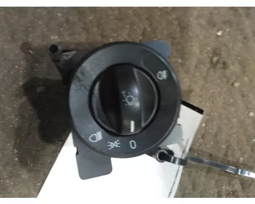 FREIGHTLINER CASCADIA 125 HEADLAMP SWITCH