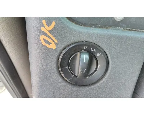 FREIGHTLINER CASCADIA 125 HEADLAMP SWITCH