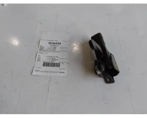 FREIGHTLINER CASCADIA 125 HOOD BRACKET