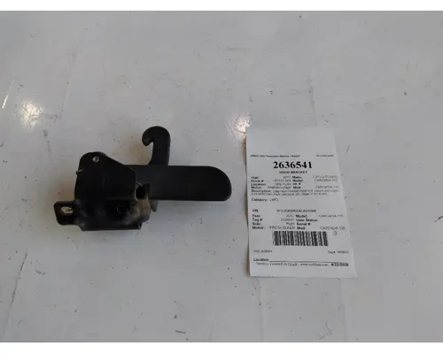 FREIGHTLINER CASCADIA 125 HOOD BRACKET