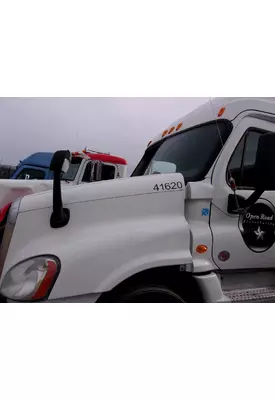 FREIGHTLINER CASCADIA 125 HOOD