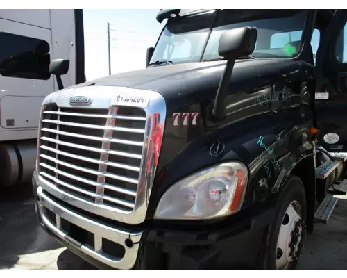 FREIGHTLINER CASCADIA 125 HOOD