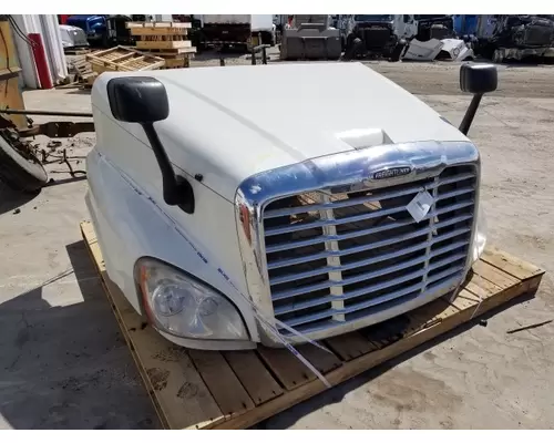 FREIGHTLINER CASCADIA 125 HOOD