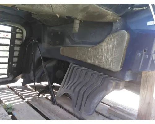 FREIGHTLINER CASCADIA 125 HOOD