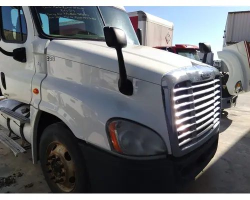 FREIGHTLINER CASCADIA 125 HOOD