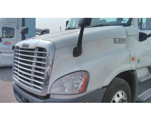 FREIGHTLINER CASCADIA 125 HOOD