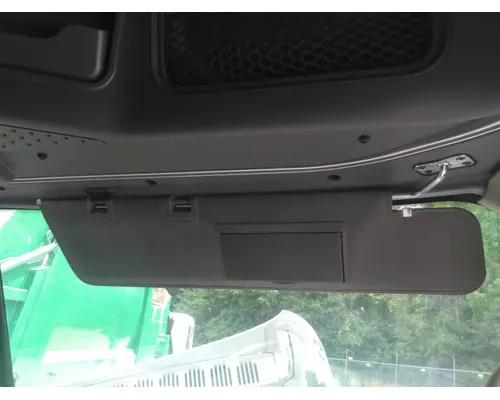 FREIGHTLINER CASCADIA 125 INTERIOR SUN VISOR