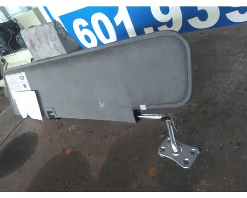 FREIGHTLINER CASCADIA 125 INTERIOR SUN VISOR