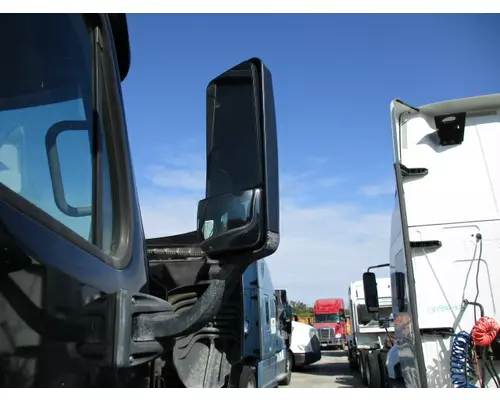 FREIGHTLINER CASCADIA 125 MIRROR ASSEMBLY CABDOOR