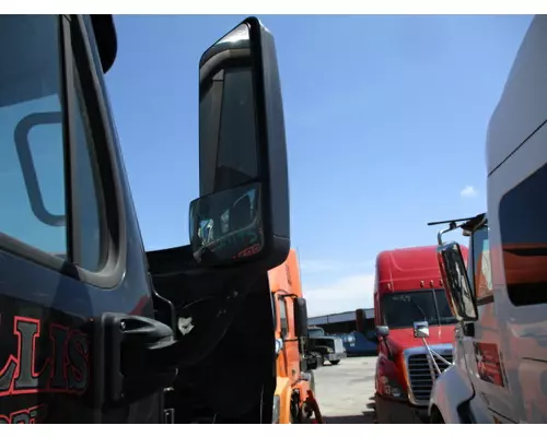 FREIGHTLINER CASCADIA 125 MIRROR ASSEMBLY CABDOOR