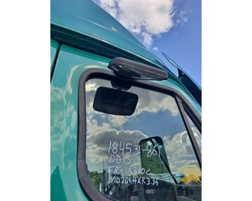 FREIGHTLINER CASCADIA 125 MIRROR LOOK DOWN
