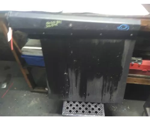 FREIGHTLINER CASCADIA 125 MUD FLAP HANGER