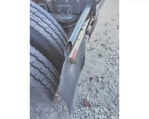 FREIGHTLINER CASCADIA 125 MUD FLAP HANGER