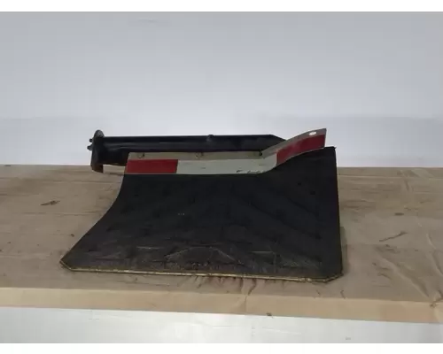 FREIGHTLINER CASCADIA 125 MUD FLAP HANGER