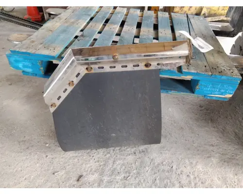 FREIGHTLINER CASCADIA 125 MUD FLAP HANGER