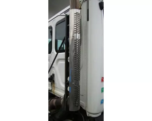 FREIGHTLINER CASCADIA 125 MUFFLER SHIELD