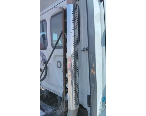 FREIGHTLINER CASCADIA 125 MUFFLER SHIELD