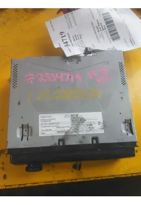 FREIGHTLINER CASCADIA 125 RADIO AM/FM/CD