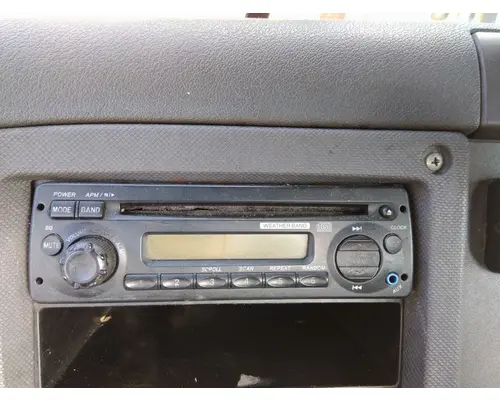 FREIGHTLINER CASCADIA 125 RADIO AMFMCD
