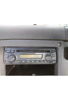 FREIGHTLINER CASCADIA 125 RADIO AM/FM/CD